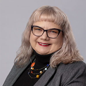 Headshot of Bonnie Russell